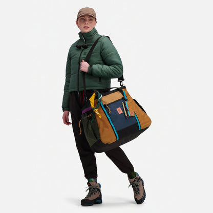 TopoDesigns-MountainGearBag-Lifestyle-01#farbe_khaki-ponde-blue